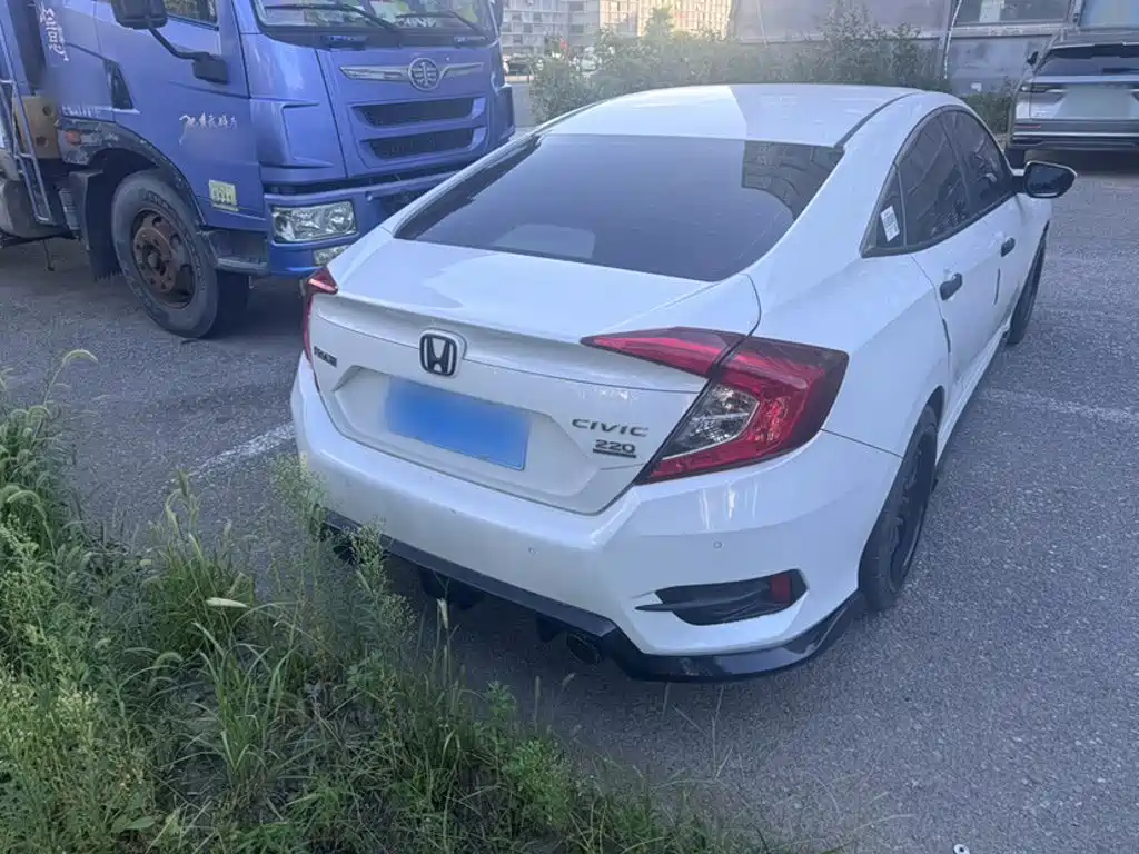 Honda Civic — миниатюра 9