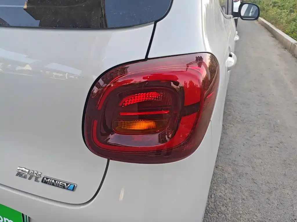 Wuling MINIEV — миниатюра 8
