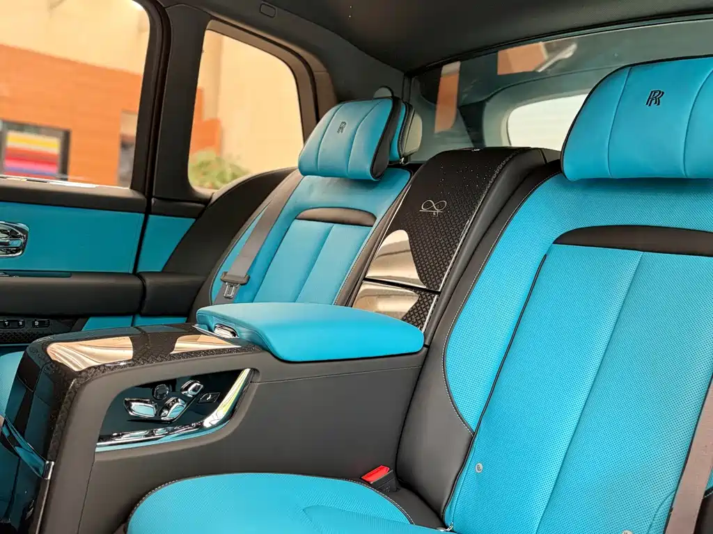 Rolls-Royce Cullinan — миниатюра 7