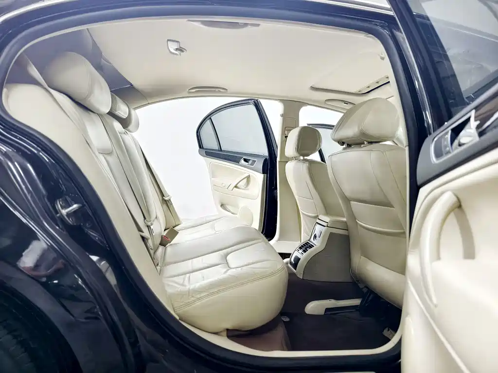 Volkswagen Passat Lingyu — миниатюра 16