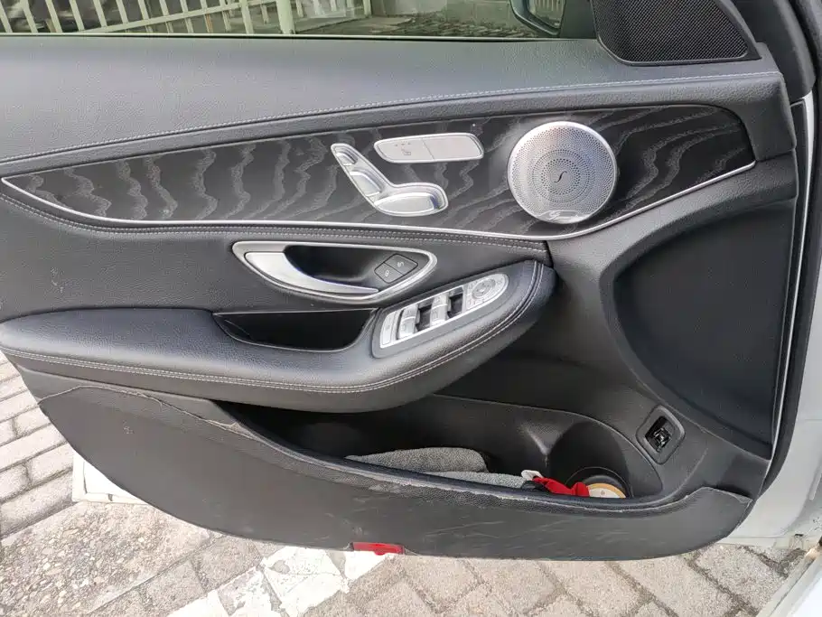 Mercedes-Benz C-Class — миниатюра 7