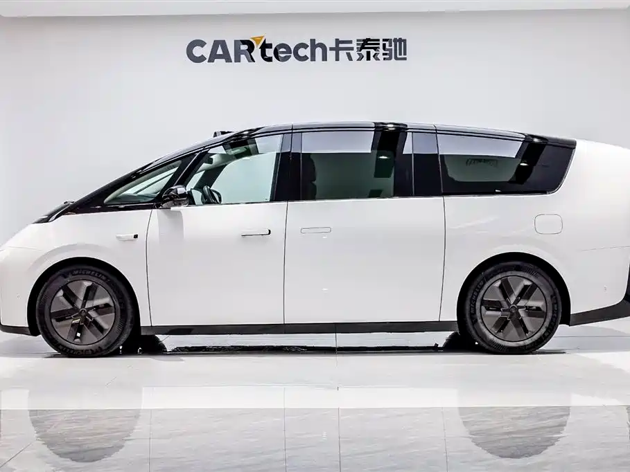 Li Auto MEGA 2024 Ultra