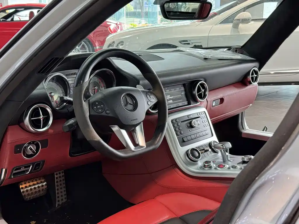 Mercedes-Benz SLS AMG — миниатюра 7