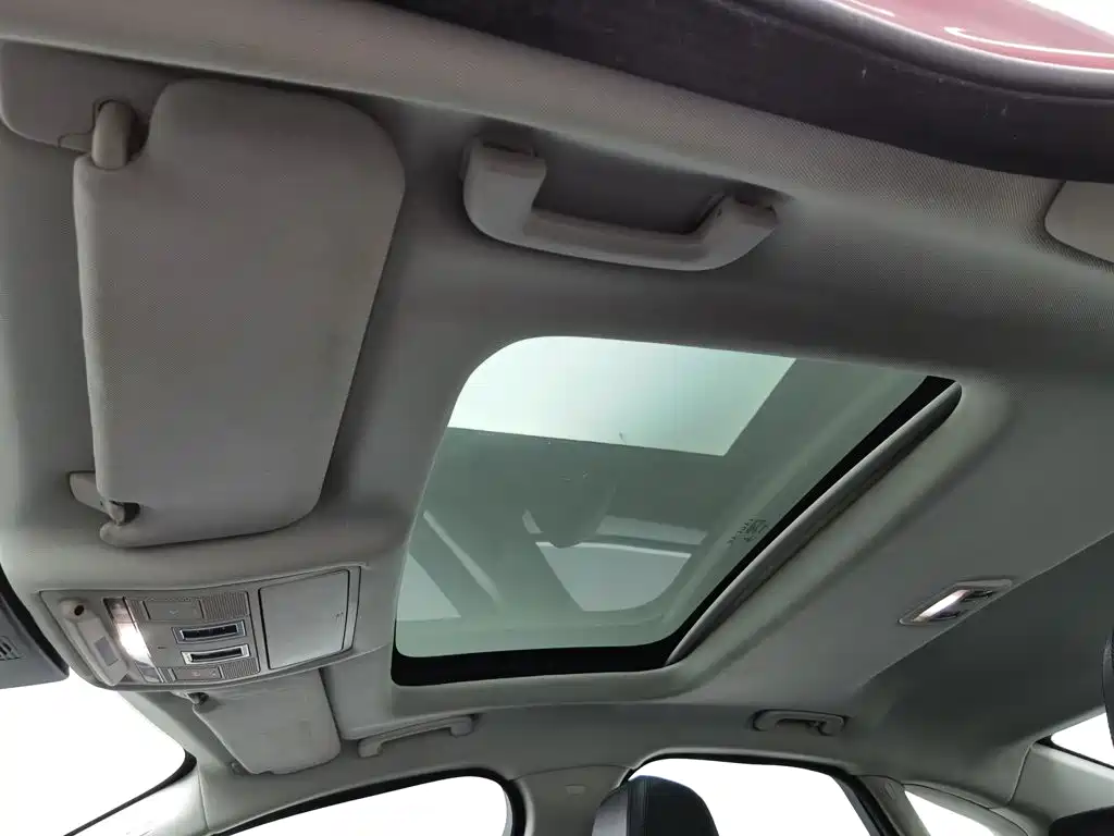 Jaguar XF — миниатюра 14