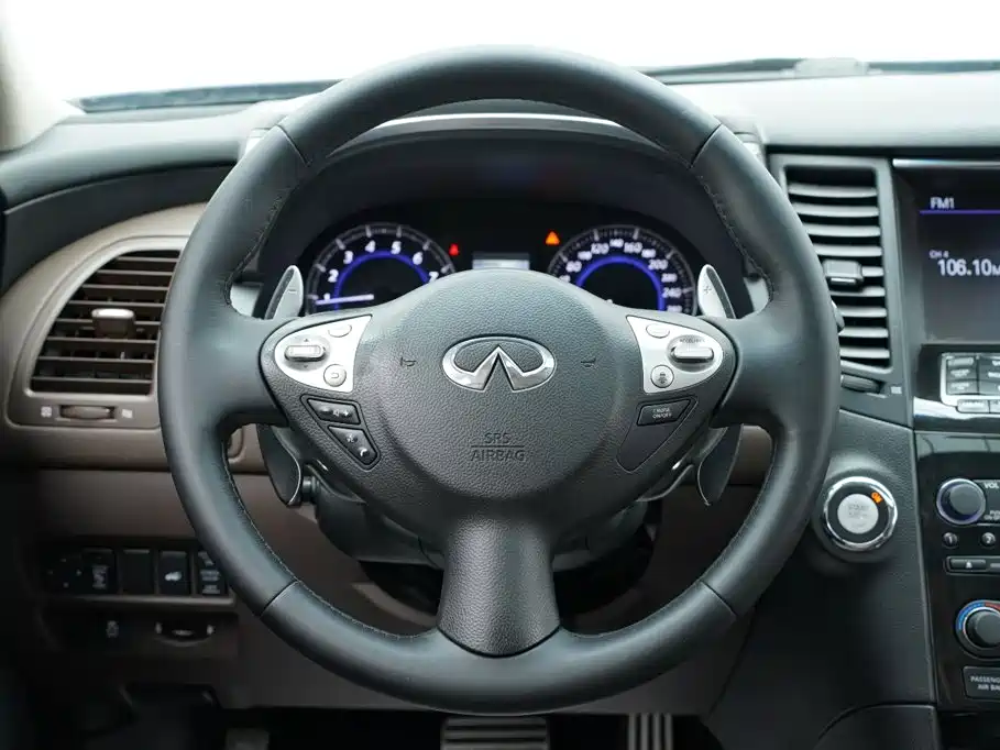 Infiniti QX70 — миниатюра 18