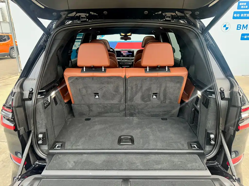 BMW X7 — миниатюра 11