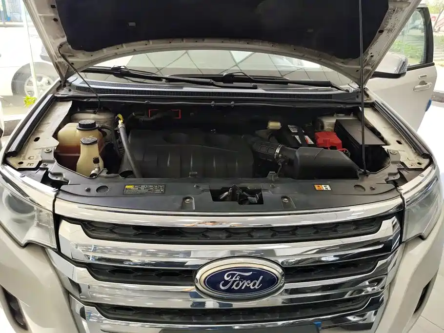 Ford Edge (Import) — миниатюра 10