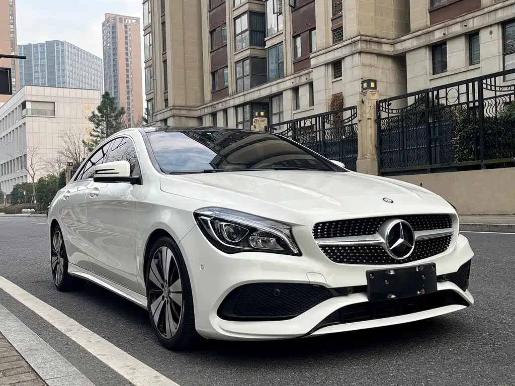 MERCEDES-BENZ CLA