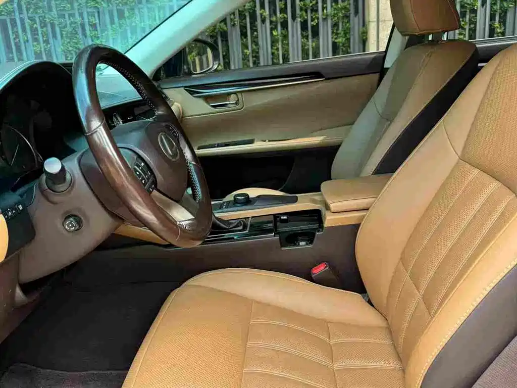 Lexus ES — миниатюра 8