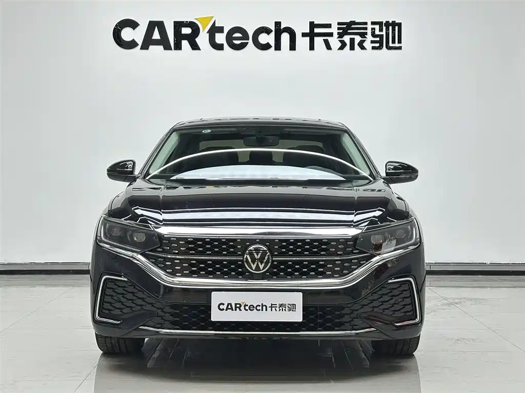 Volkswagen Passat 2025 330TSI Elite