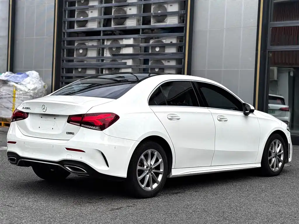 Mercedes-Benz A-Class — миниатюра 7