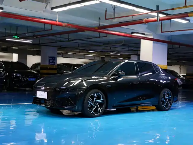 2025 Lynk & Co 07