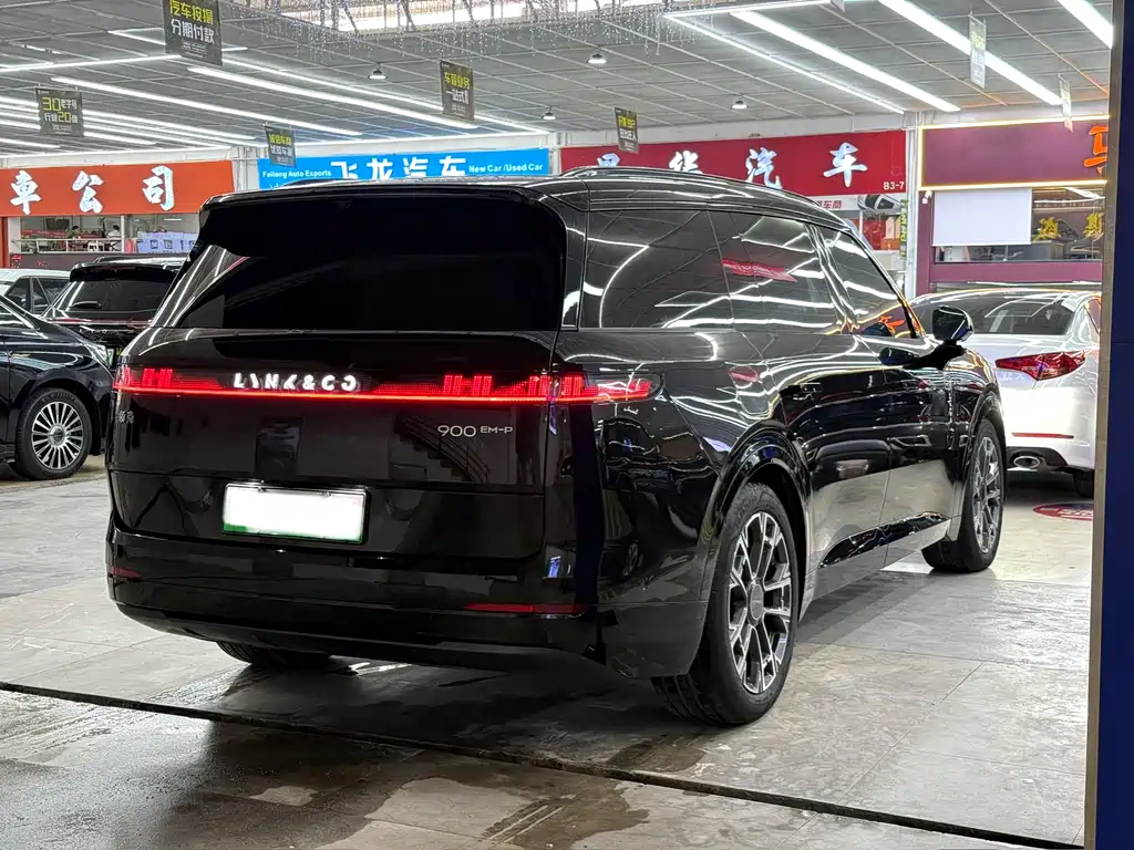 Lynk & Co 900 2025 1.5T Ultra 6 мест