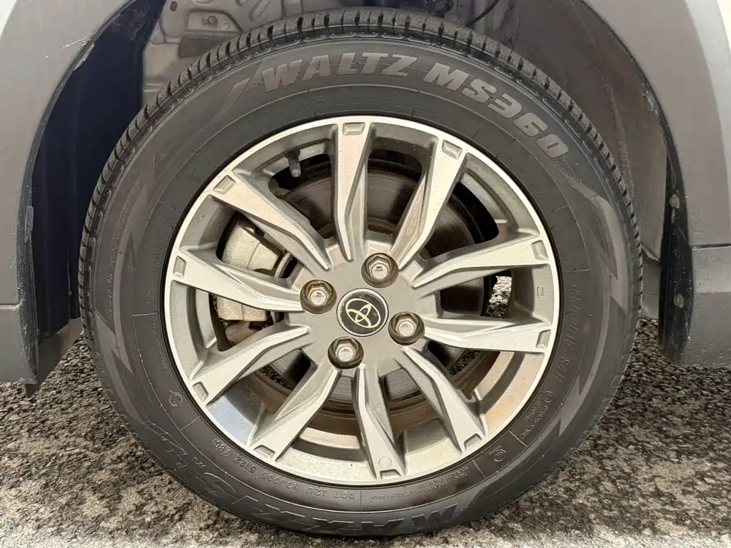 Toyota Yaris L - фото 20