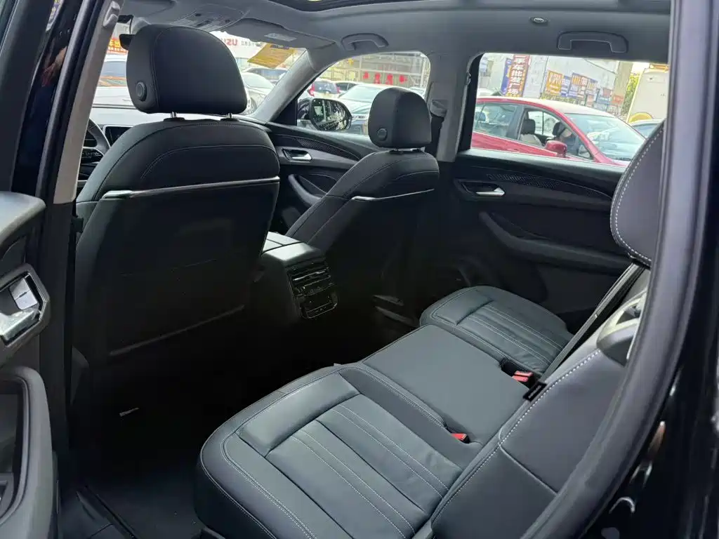 Audi Q6 — миниатюра 6