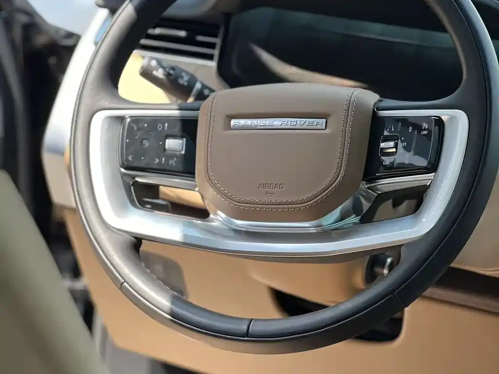 Land Rover Range Rover 2023 3.0 L6 400PS мест Long Wheelbase