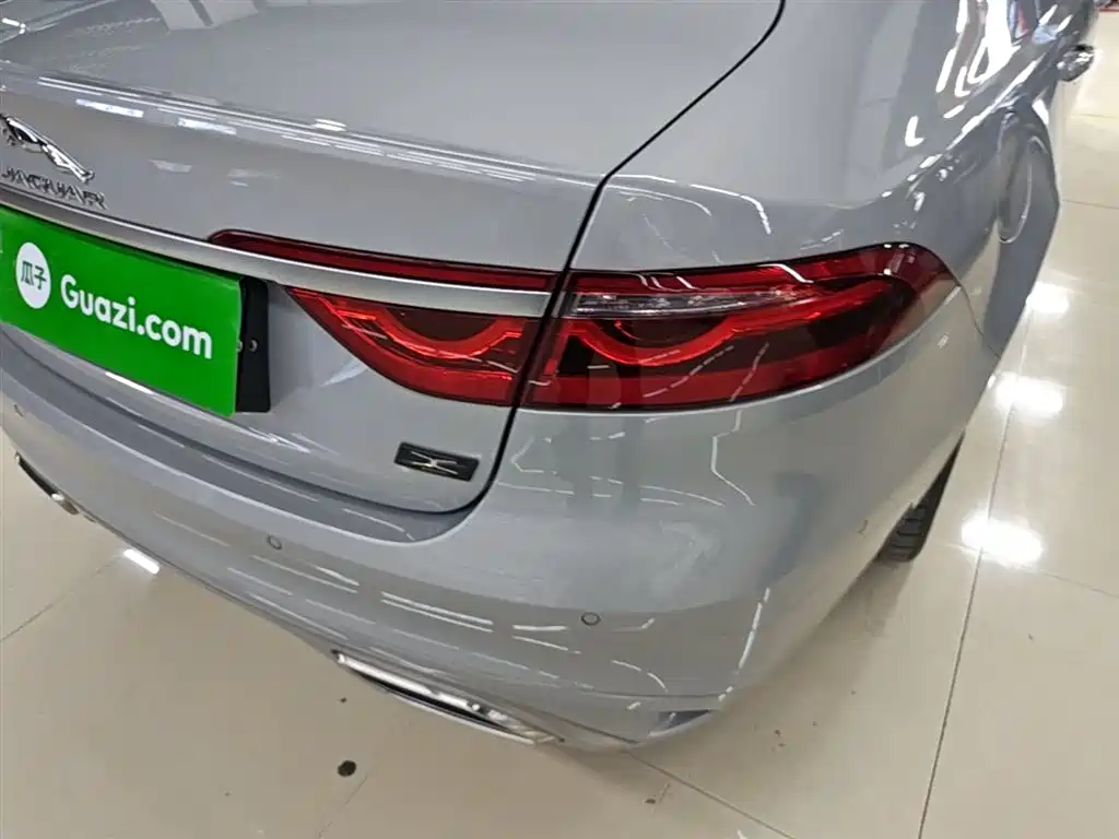 Jaguar XFL 2024 2.0T P250 Premium Luxury