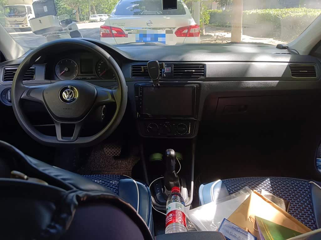 Volkswagen Santana 1.5 л 2022 г. Белый, пробег 31800 км
