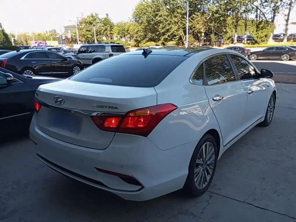 Hyundai Mistra — миниатюра 7