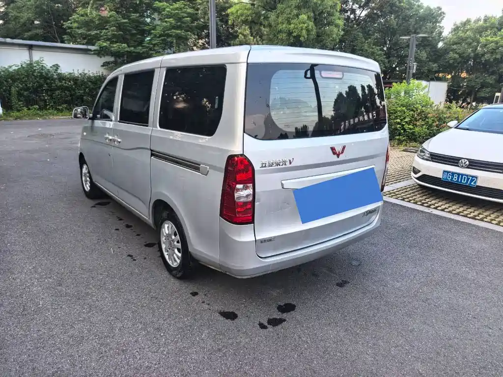 Wuling Rongguang V — миниатюра 6