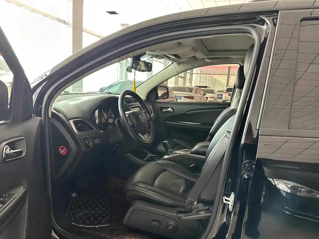 Dodge Journey — миниатюра 4