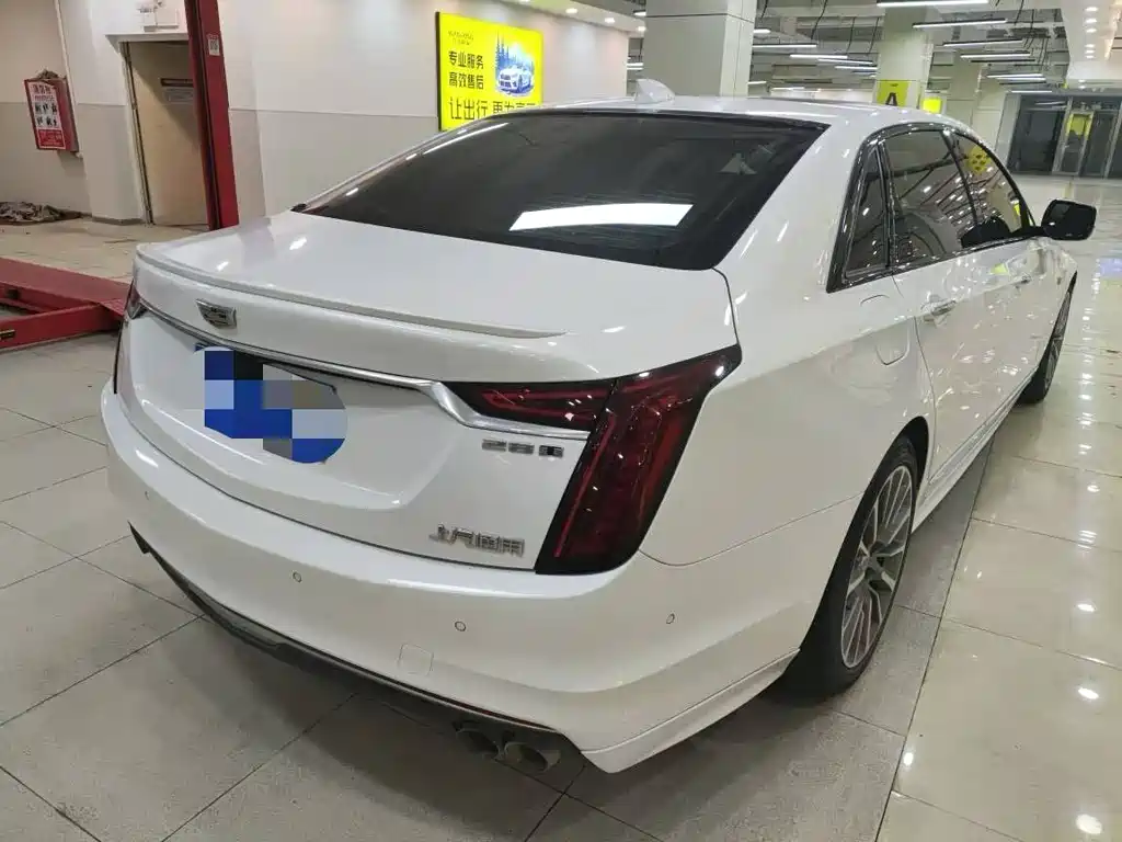 CADILLAC CT6
