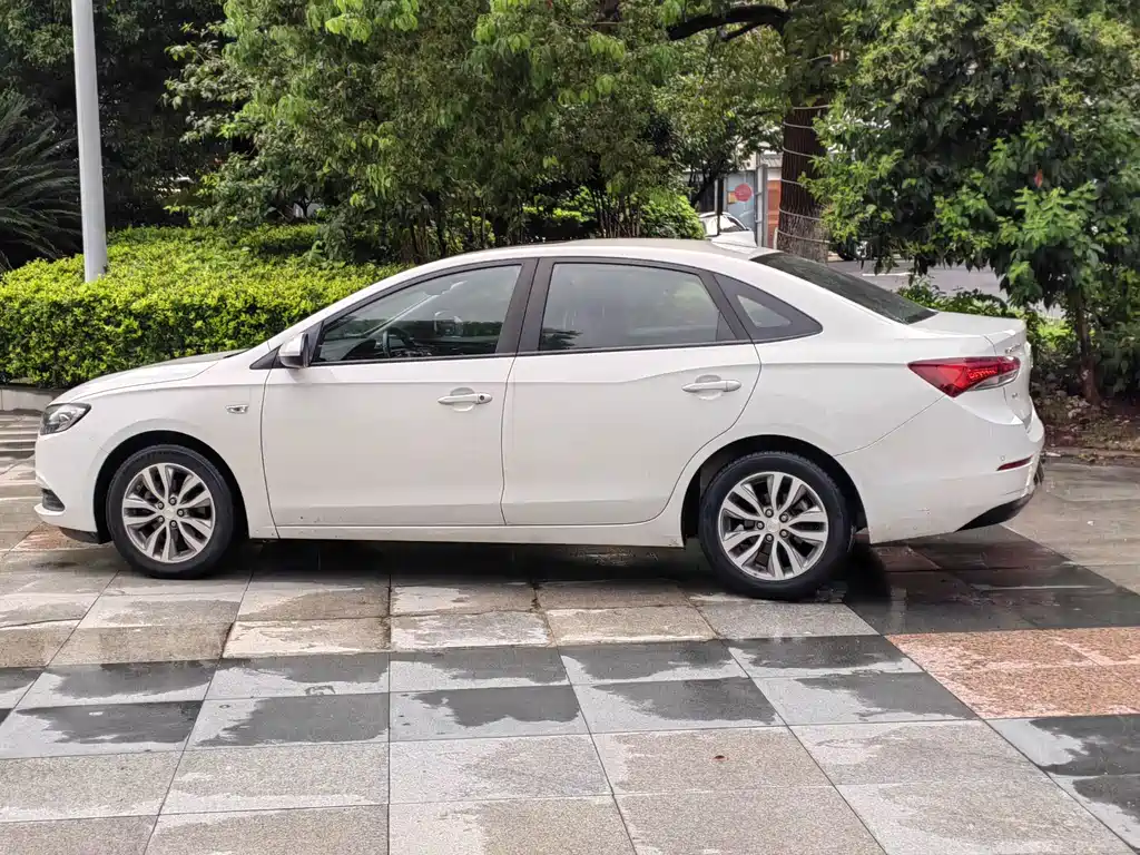 Buick Excelle — миниатюра 4