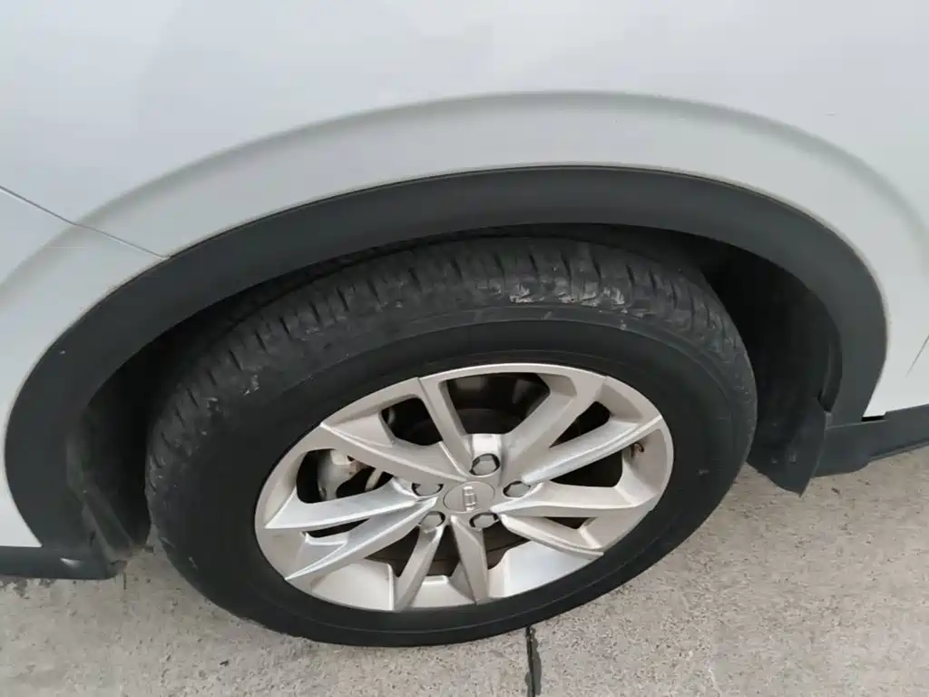Geely Binyue — миниатюра 23