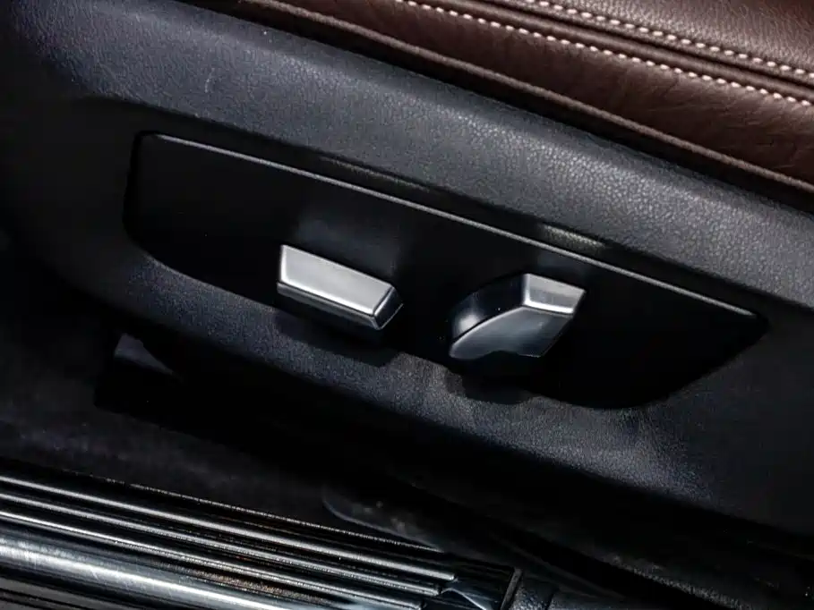 BMW 5 Series — миниатюра 14