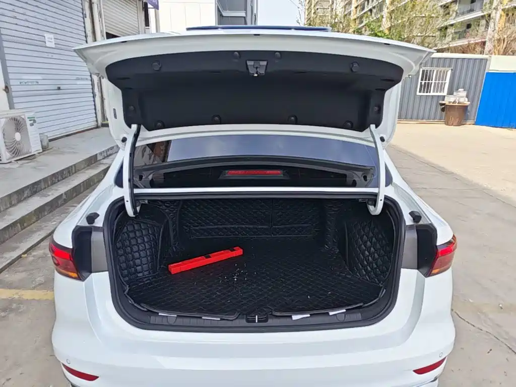 Geely Emgrand — миниатюра 19