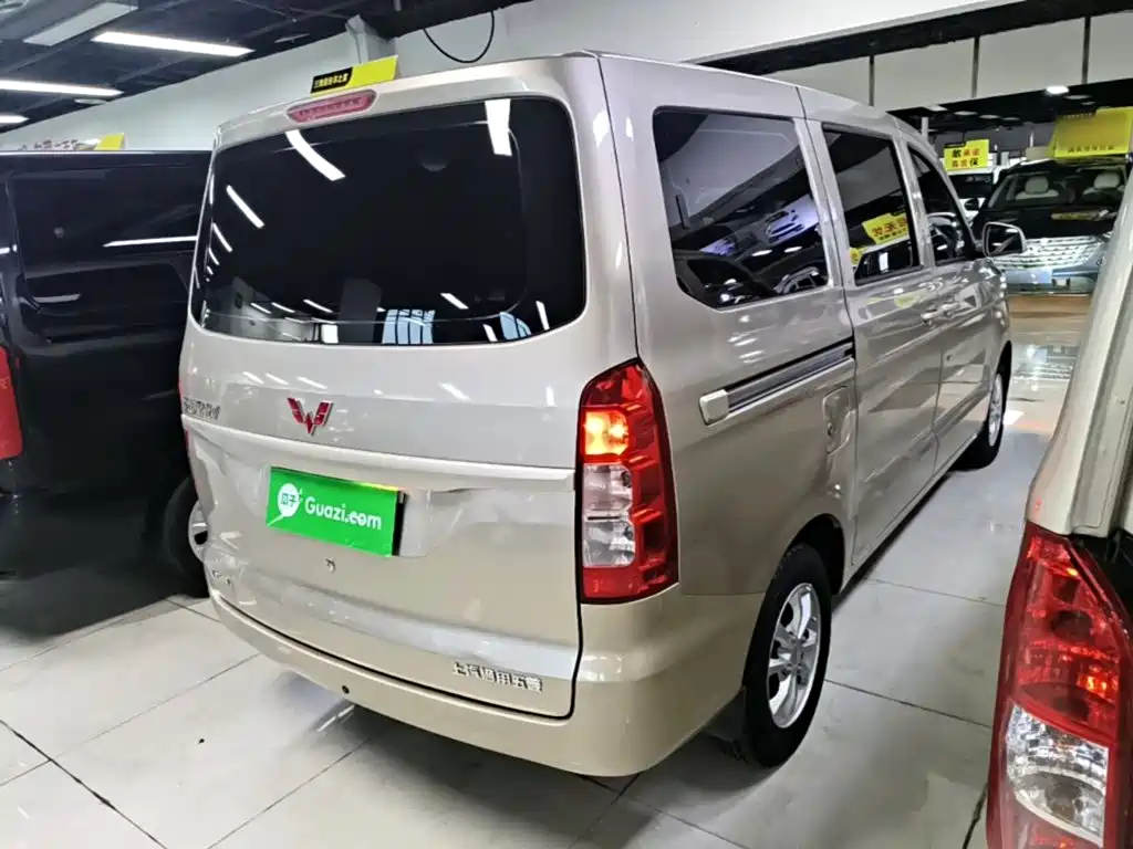 Wuling Hongguang V — миниатюра 7
