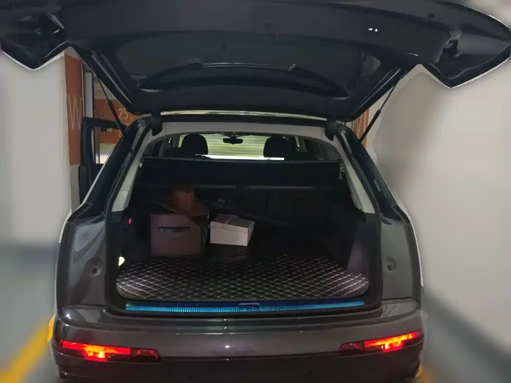Audi Q7 — миниатюра 20