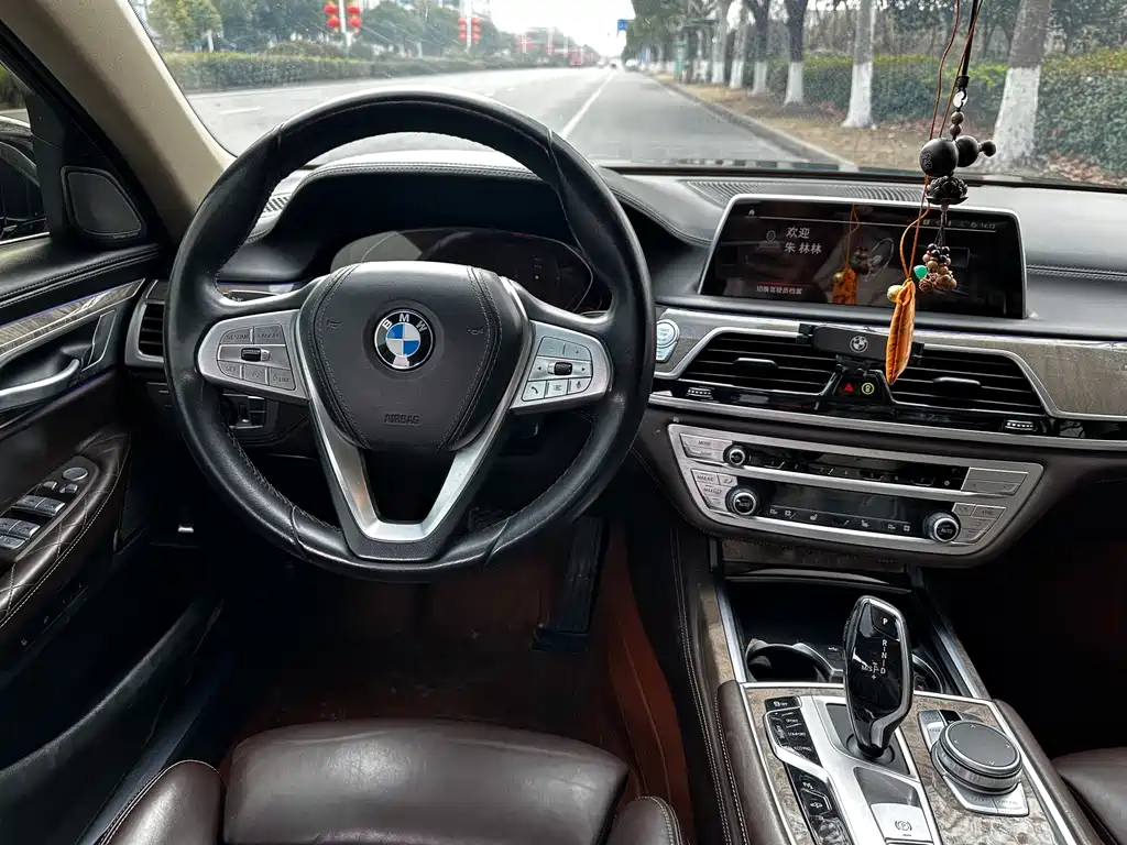 BMW 7 SERIES