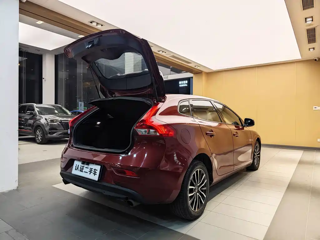 Volvo V40 — миниатюра 29