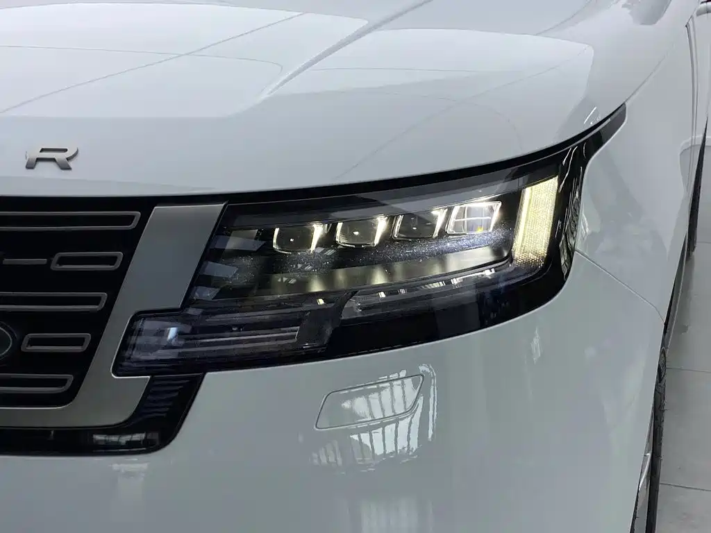 Land Rover Range Rover — миниатюра 6
