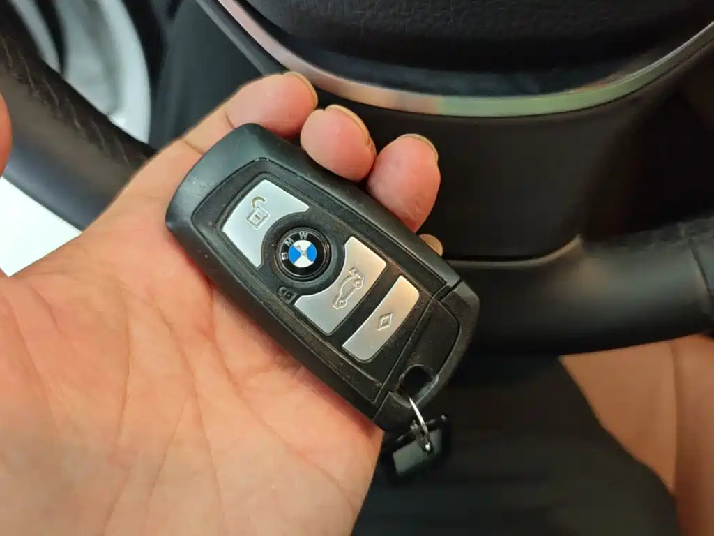 BMW 5 Series — миниатюра 9