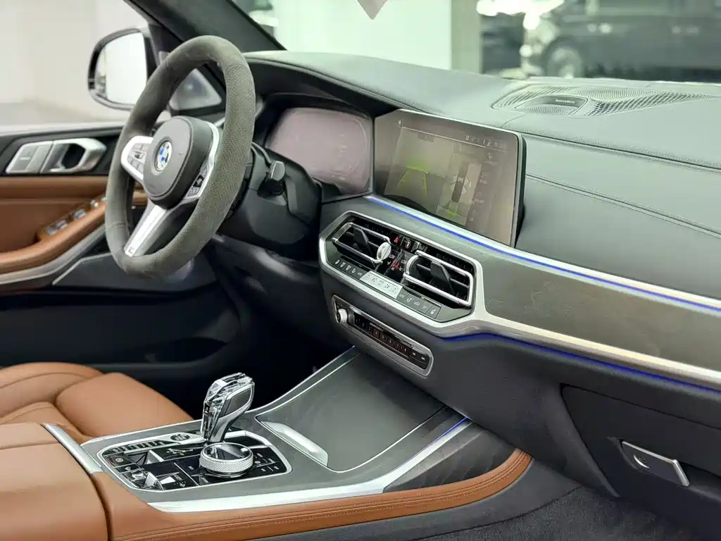 BMW X7 — миниатюра 23