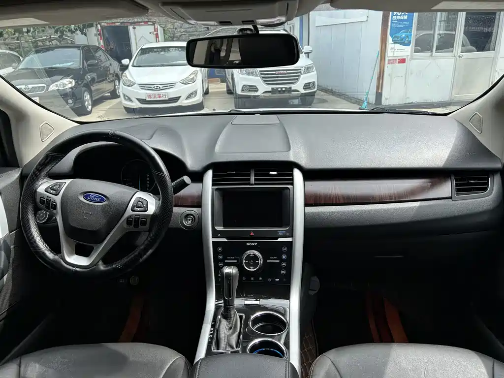 Ford Edge (Import) — миниатюра 4