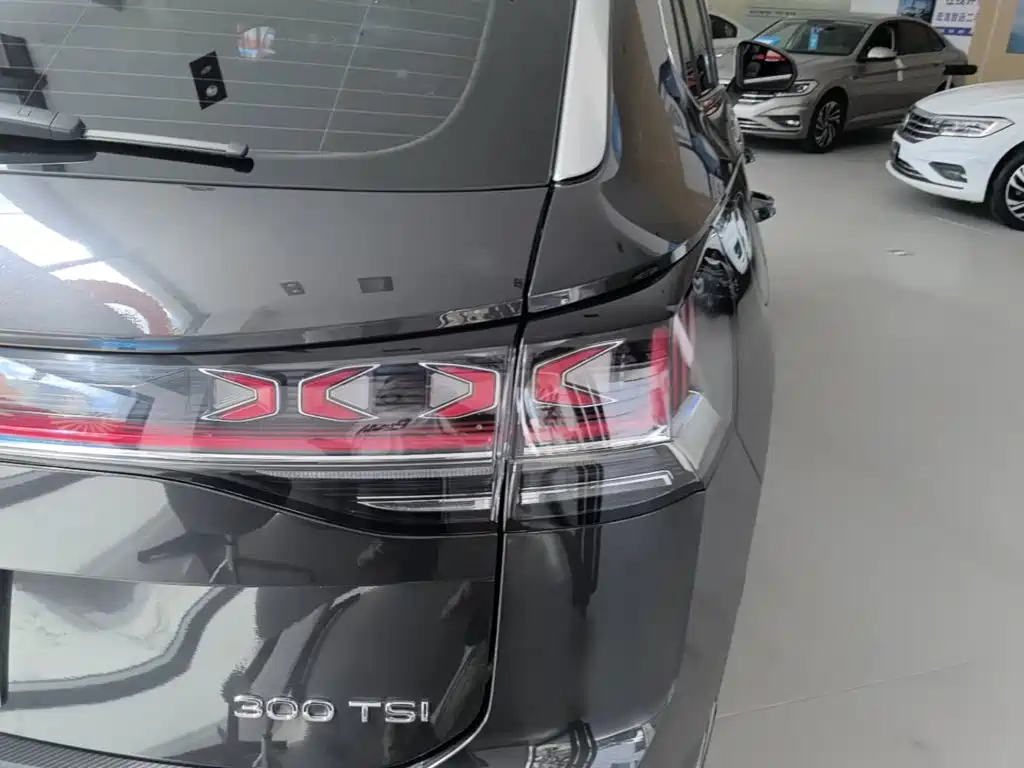 Volkswagen Tayron 2025 300TSI