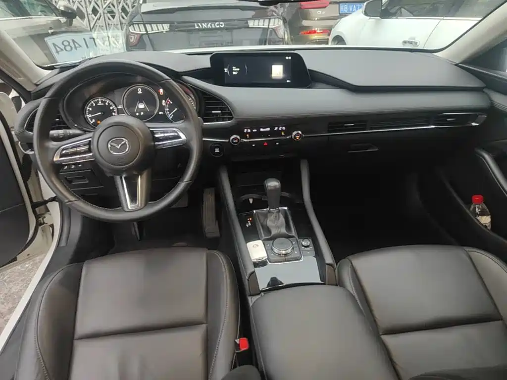 Mazda 3 Axela — миниатюра 10