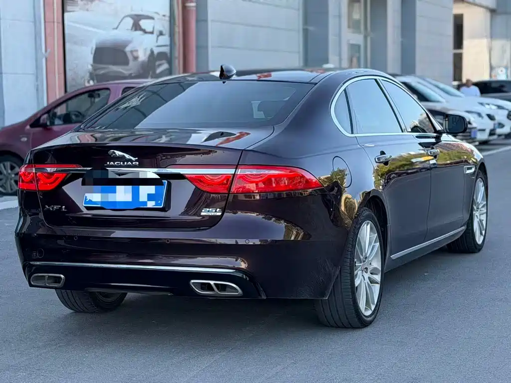 Jaguar XFL — миниатюра 4