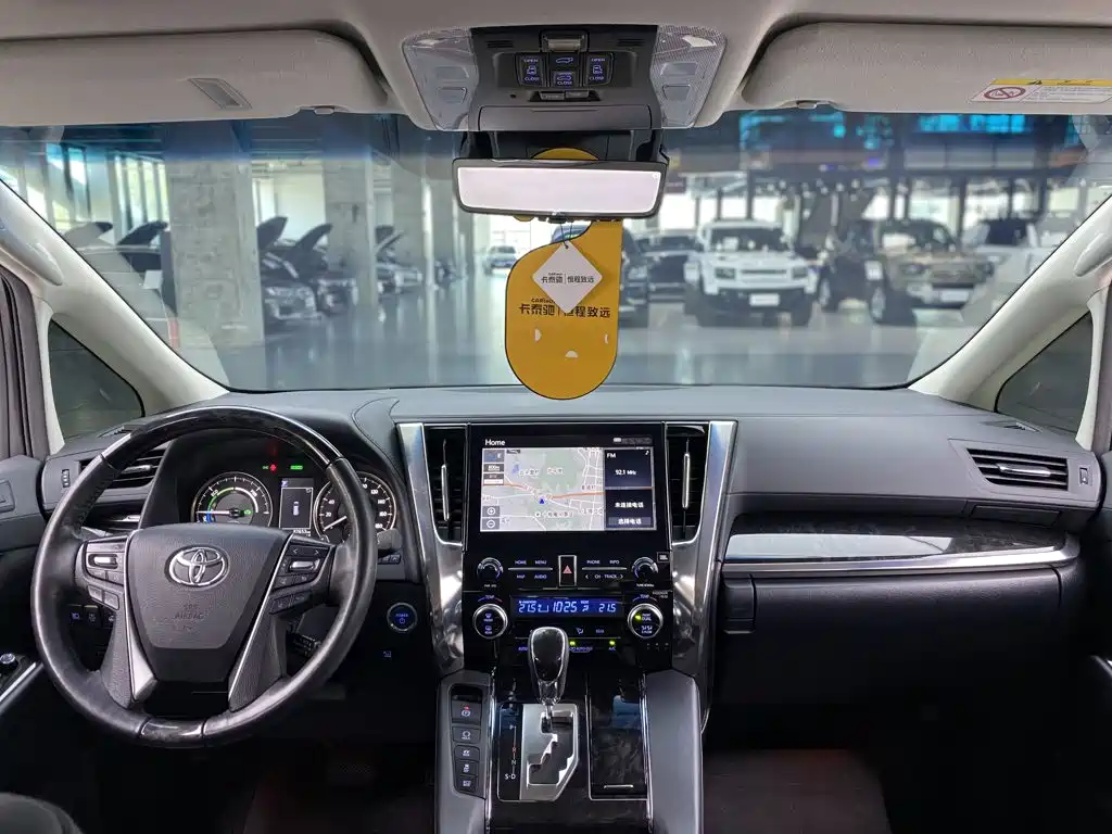 Toyota Vellfire — миниатюра 14