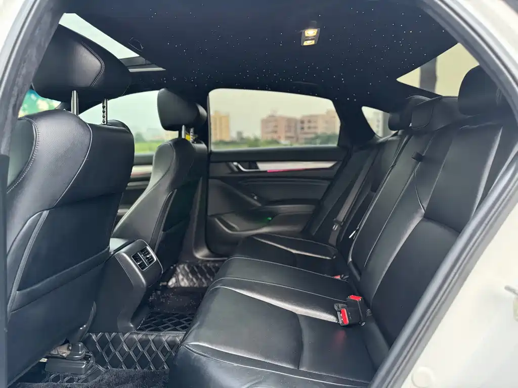 Honda Accord — миниатюра 13