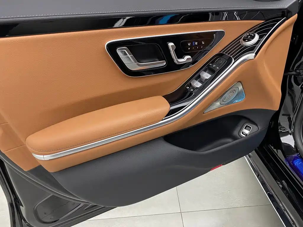 Mercedes-Benz S-Class — миниатюра 18