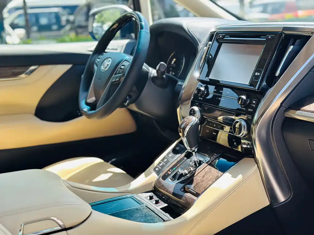 Toyota Alphard 2018 3.5L Luxury