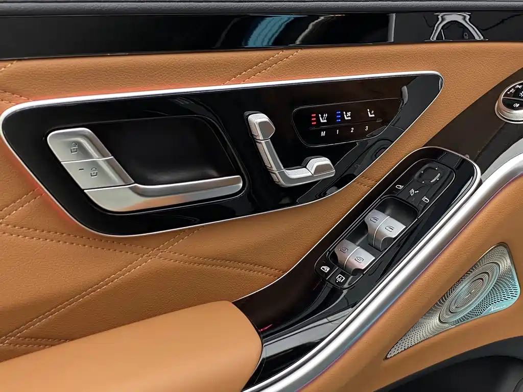 Mercedes-Benz S-Class — миниатюра 32