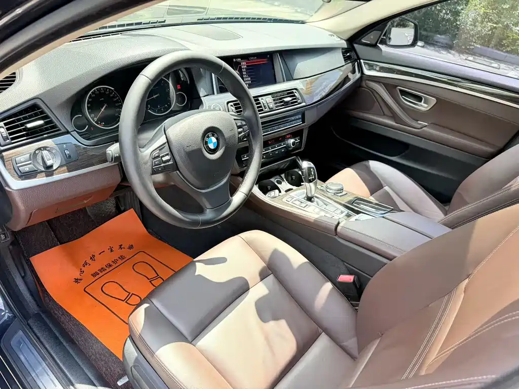 BMW 5 Series — миниатюра 4
