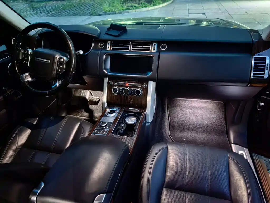 Land Rover Range Rover — миниатюра 2