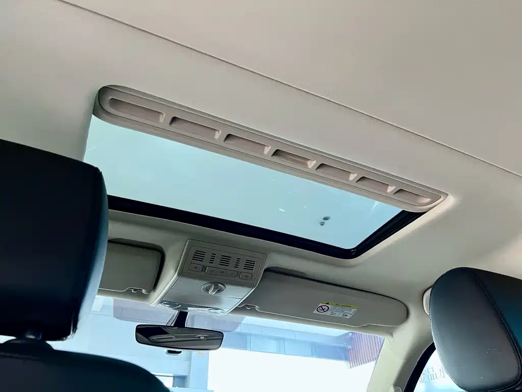 Volkswagen Multivan — миниатюра 16