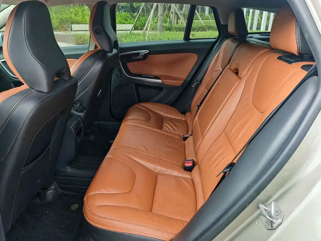 Volvo V60 — миниатюра 10